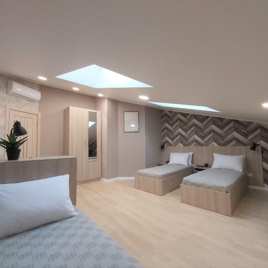 Two-Bedroom Apartment Near Forum Liov Exterior foto