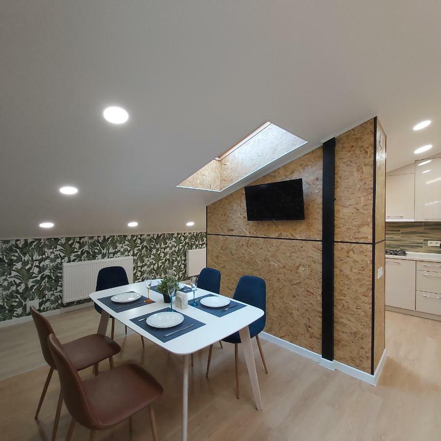 Two-Bedroom Apartment Near Forum Liov Exterior foto