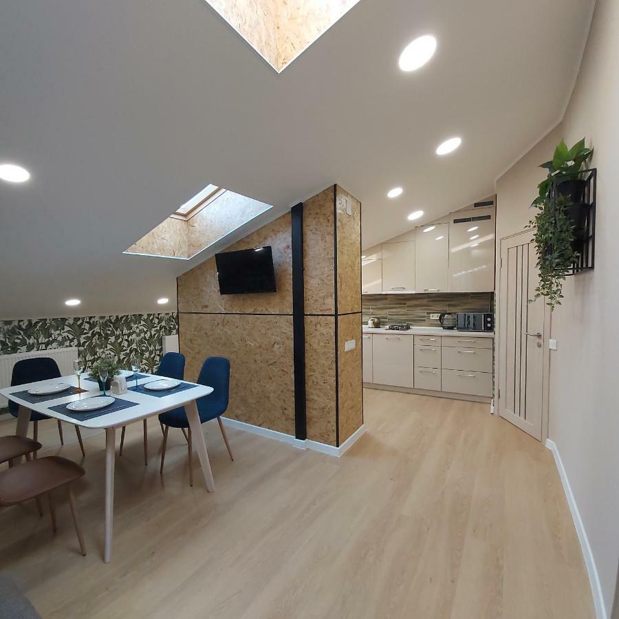 Two-Bedroom Apartment Near Forum Liov Exterior foto